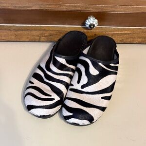Women’s Anna Zebra Print Faux Fur Clogs, Size 41 (10)